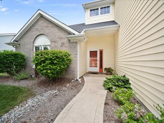 5528 Dennison Dr, Fort Wayne, IN 46835
