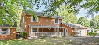 180 Crockett Dr, Quincy, MI 49082