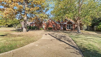 7102 Forest Oak Dr, Texarkana, AR 71854