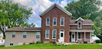 715 E Mineral St, Platteville, WI 53818