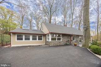 8408 Hull Dr, Glenside, PA 19038