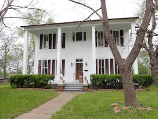 206 W 1st St, Wharton, TX 77488