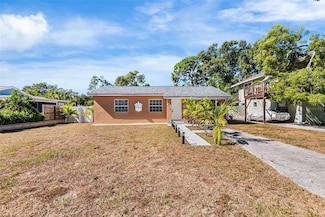 1517 Gray St S, Gulfport, FL 33707