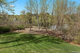 9997 Applegate Ln, Brighton, MI 48114