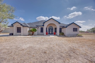 152 Summers Ln, Alice, TX 78332