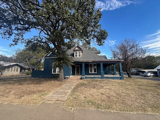 702 W Spring St, Weatherford, TX 76086