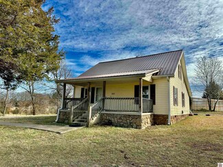 703 Cerulean Rd, Cadiz, KY 42211