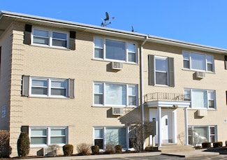 5041 N East River Rd Unit 3A, Norridge, IL 60706