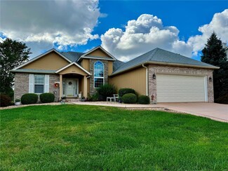 2644 Pipers Ct, Belleville, IL 62221