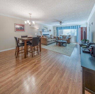 1516 S Lakeside Dr Unit 205, Lake Worth Beach, FL 33460