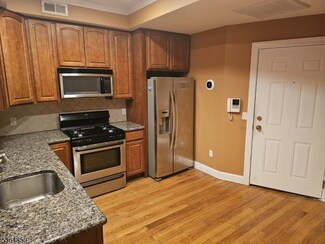 15-1303-1 Tichenor Ln Unit 301, Newark, NJ 07114