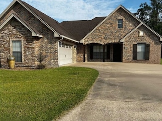 120 Parkway Oaks Dr, Lumberton, TX 77657