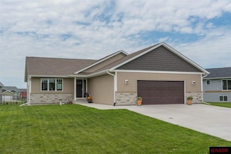 12 12 Kodiak Ct, North Mankato, MN 56003