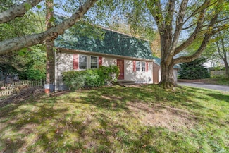 45 Forest Dr, Uncasville, CT 06382