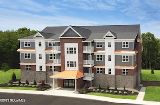 3 Kilburn Ct Unit 104, Colonie, NY 12047