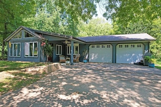 8988 E 850 Ln, Mount Carmel, IL 62863