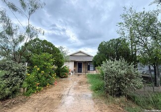 1715 Eidson Rd, Eagle Pass, TX 78852