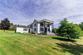 261 Thurby Rd, Farmington, PA 15437