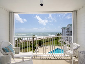 2700 Ocean Dr Unit 403, Vero Beach, FL 32963