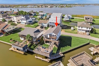 22 N Flamingo St, La Marque, TX 77568