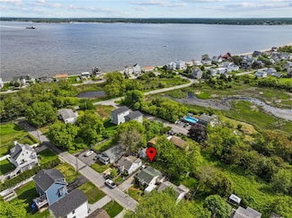 36 Dundas Ave, Warwick, RI 02889