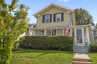 217 S Cross St, Oconomowoc, WI 53066