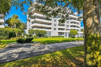 1050 Riverside Dr Unit A303, Palmetto, FL 34221