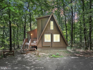 13 Mountainside Dr, Berkeley Springs, WV 25411