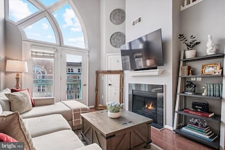 12000 Market St Unit 415, Reston, VA 20190