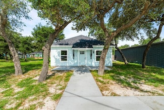 1113 N Ann St, Rockport, TX 78382