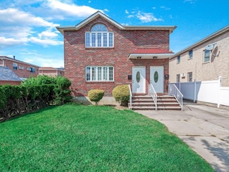 180-11 64th Ave, Fresh Meadows, NY 11365