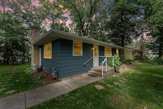 6053 S Linwood Dr NE, Wyoming, MN 55092
