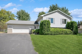 8464 253rd St, Forest Lake, MN 55025