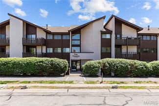 1465 Heritage Landing Unit 305, Saint Charles, MO 63303