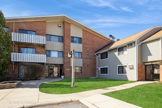 4000 Bayside Dr Unit 204, Palatine, IL 60074