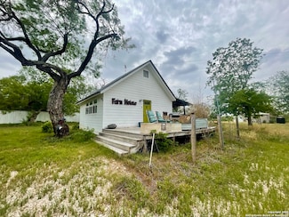 2230 Weil Rd, Marion, TX 78124