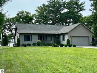 6489 Loud Dr, Oscoda, MI 48750