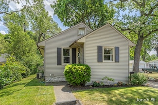 146 Bowne St NE, Grand Rapids, MI 49505
