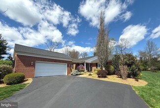 4 Stone Tower Ln, Wilmington, DE 19803