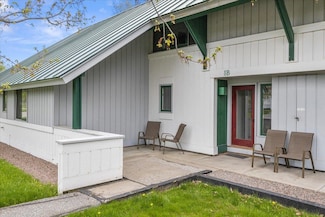 185 Village Green Dr Unit 8, Stowe, VT 05672