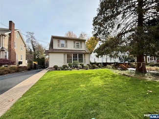 12 Spruce St, Tenafly, NJ 07670