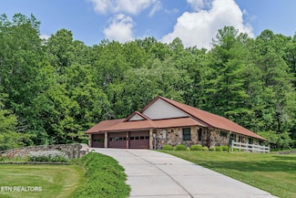 10 Meadows Rd, Sparta, TN 38583