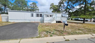 1 Panda Ln, Whiting, NJ 08759