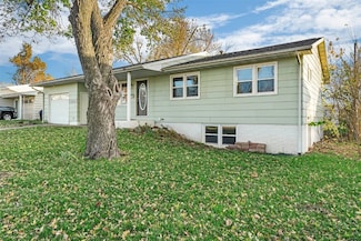 1335 G Ave, Marion, IA 52302