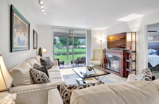 8930 S Hollybrook Blvd Unit 103, Pembroke Pines, FL 33025