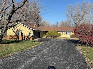 4018 Parkmont Dr, Logansport, IN 46947