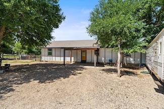 160 Chama Dr, Cedar Creek, TX 78612