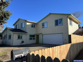 328 NE Avery St, Newport, OR 97365