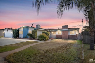 451 Atlantic Ave, Shafter, CA 93263