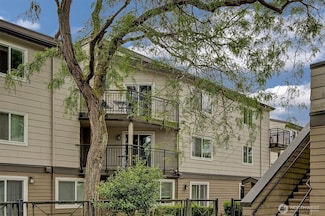 15819 NE Leary Way Unit D302, Redmond, WA 98052
